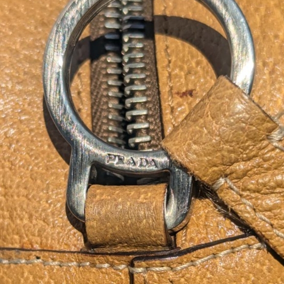 PRADA CINGHIALE FIBBI HAND BAG - Picture 4 of 9